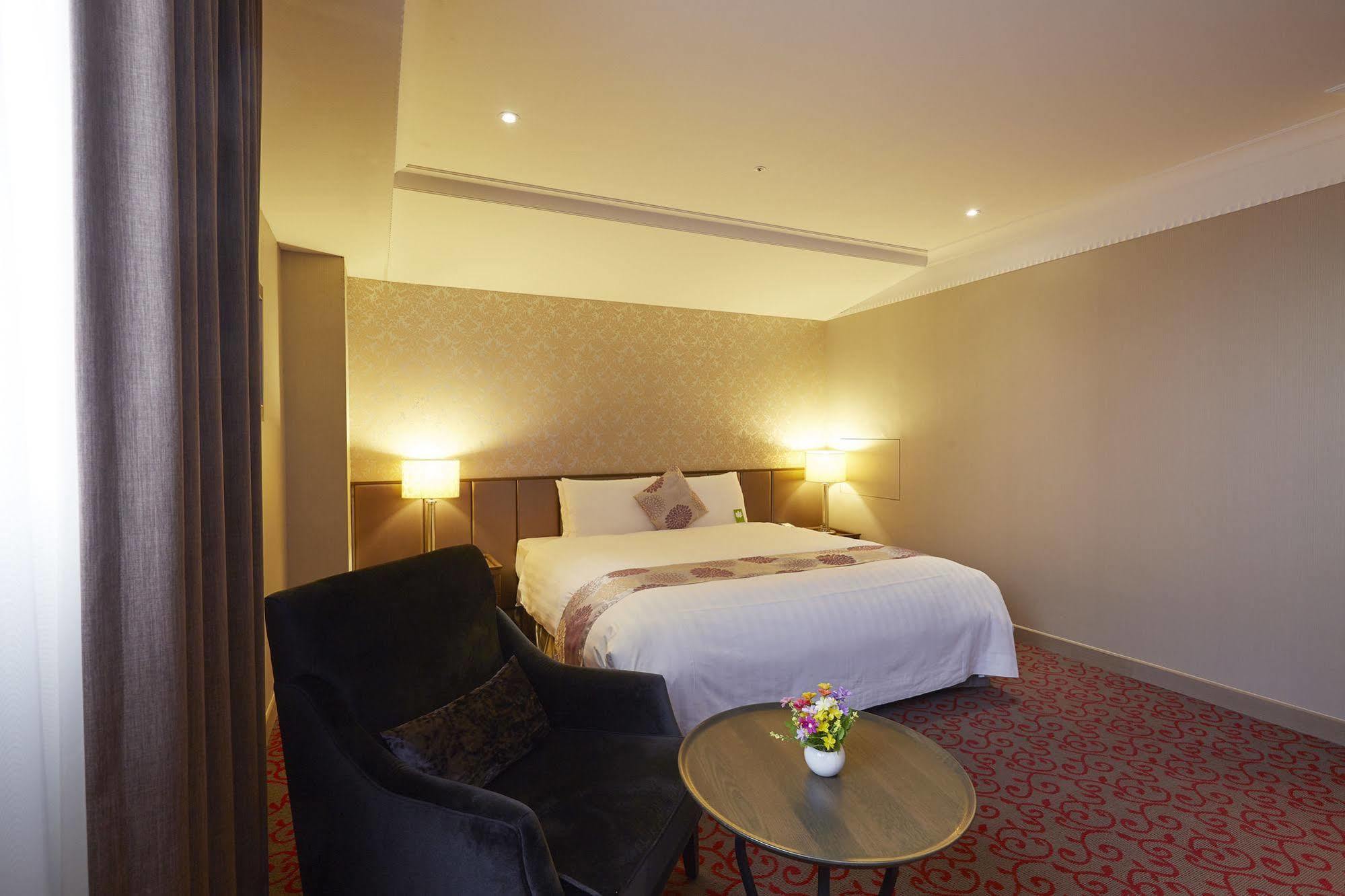 Grand City Hotel Фэнъюань Экстерьер фото